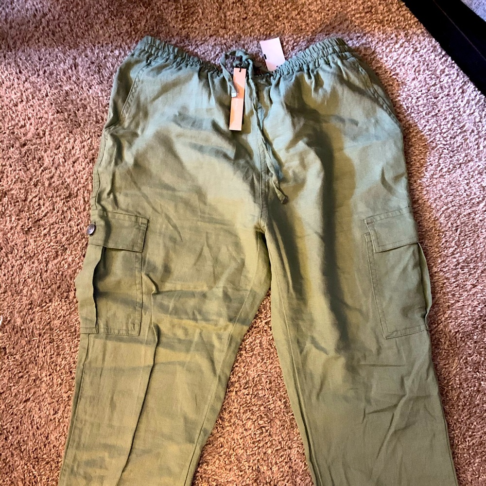 Cute green cargo pants soft material new with tag